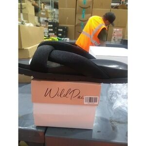 Wild Pair Womens Beck Open Toe Slip On Footbed Sandals Black 9